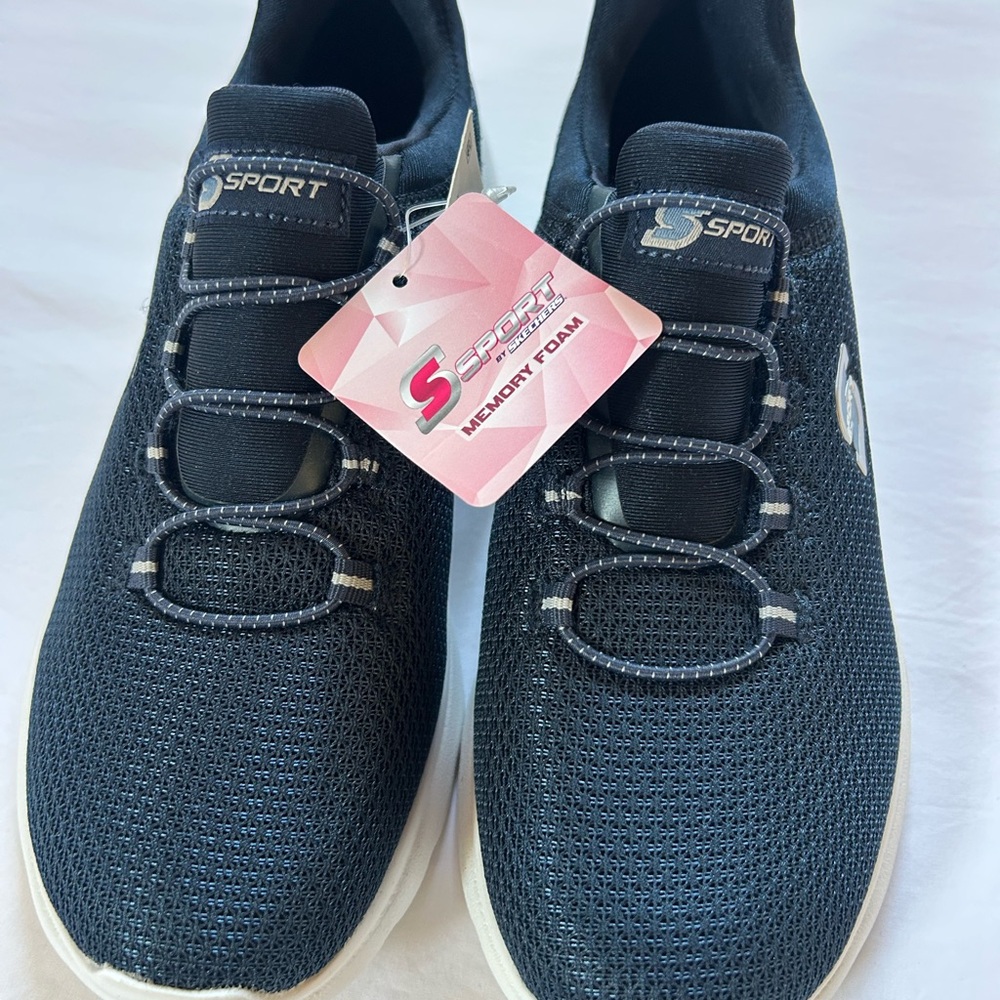 Skechers Black and White Sneakers with Bungee Lacing - Picture 3 of 7